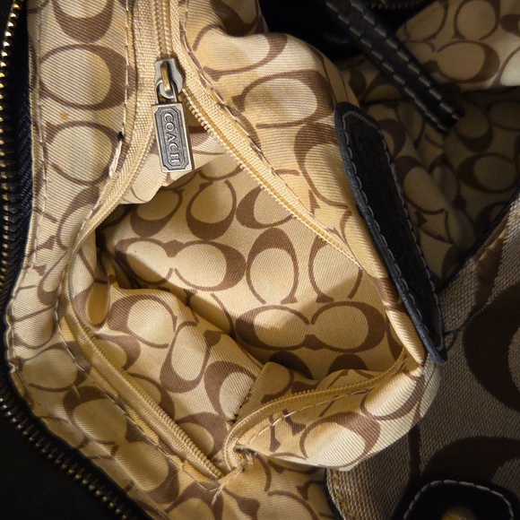 *A Canvas Coach styled bag. - Picture 8 of 11